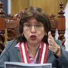Fotografía de archivo de la fiscal general de Perú, Delia Espinoza, durante una rueda de prensa, en Lima.