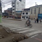 Los trabajos en la avenida 15 de Agosto, en el centro de Playas, aún no concluyen.