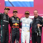 Mad Max, segundo desde la izquierda, junto al resto de pilotos que lo secuncaron.