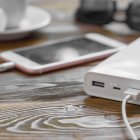 Desenchufar el cargador también es cuidar tu hogar