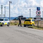 La policía de Dinamarca (PET) inspecciona una zona de la estación de tren de DSB, en Kystvejen, cerca del aeropuerto de Copenhague, el 23 de septiembre de 2025.