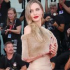 Angelina Jolie tiene 50 años.