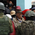 El presidente Daniel Noboa llegó a la ciudad de Otavalo en medio de protestas