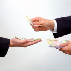 Los trabajadores tienen derecho a recibir mensualmente el equivalente al 8,33 % de su remuneración.