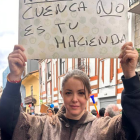 Mónica Palacios participó de la marcha multitudinaria, desarrollada en Cuenca, en contra del proyecto minero Loma Larga.