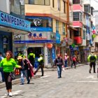 Latacunga. Entre vallados los comerciantes tienen la expectativa de reactivar el comercio con la peatonalización.