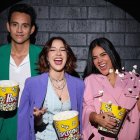 El director Josue Miranda junto a las actrices Viviana Salame y Michela Pincay.