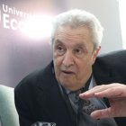 Claudio Rama advierte que América Latina aún está rezagada en la revolución digital y necesita avanzar hacia una educación apoyada en inteligencia artificial.