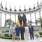 Esmeralda Rivera de Parodi, cónsul de Honduras; Cristina Figueroa de Bitar, cónsul de El Salvador; Juan Doumet Antón, cónsul honorario de Honduras; Gricelda Cortés de Spaans, cónsul de Costa Rica; y Rafael Florido, cónsul de Guatemala.