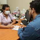 Una foto referencial sobre la atención médica mediante u seguro privado.