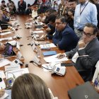 El presidente de la Conaie, Marlon Vargas, pidió que la Asamblea Nacional inicie el juicio político contra los ministros de Interior y Defensa.