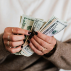 Emprendedores locales podrán acceder al bono de $1.000 entregado por el Gobierno.