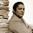 Joam Burbano, cantautor que alcanzó notoriedad al interpretar a Julio Jaramillo en el reality Yo me llamo, interpretará los temas.