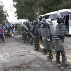 Elementos militares resguardan uno de los puntos calientes de las protestas de esta semana.