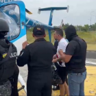 Alias 4K fue trasladado vía aérea desde Manta hasta la Penitenciaría del Litoral en Guayaquil.