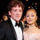 Ariana Grande y Ethan Slater, ambos forman parte del elenco de Wicked y se los espera ver en la secuela de la película.