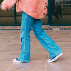 Fortalece tu cuerpo de forma diferente. La caminata hacia atrás activa tu sistema nervioso y muscular