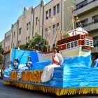 Sitios turísticos y hechos históricos fueron representados en el desfile de carros alegóricos, que se realizó en el bulevar 9 de Octubre.