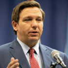 Las nuevas leyes firmadas por Ron DeSantis en octubre 2025 modifican el panorama legal de Florida en seguridad, propiedad y tecnología.
