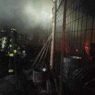 El taller mecánico, ubicado en la Ciudadela Argentina, en el sur de Quito, quedó destruido.