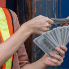 El Ministerio de Desarrollo Humano confirmó que los jóvenes seleccionados recibirán su primera transferencia hasta el 15 de octubre.