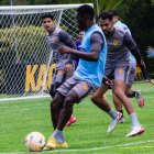 Entrenamiento. Jugadores del equipo principal de Aucas durante la práctica regular del martes 7 de octubre de 2025, tras el 3-2 ante Macará.
