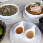 Cuatro locales, cuatro estilos, una misma pasión: el encebollado como símbolo de sabor y cultura ecuatoriana.