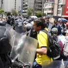 Efectos del feriado extendido en Ecuador: turismo, comercio y transporte.