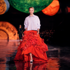 Matthieu Blazy, el nuevo director creativo de Chanel, marca un punto de inflexión en la historia de la casa de moda francesa.