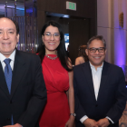 Gilda Alcívar acompañada de Ricardo Armijos y Gabriel Robayo,
