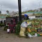 Situación. Hay desorden e incomodidad entre los comerciantes y visitantes del mercado Santa Clara.