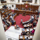 Vista general este jueves, 9 de octubre, del hemiciclo del Congreso de Perú, durante una sesión plenaria, en Lima (Perú).