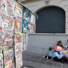 Fotografía que muestra portadas de periódicos tras la vacancia de la destituida presidenta de Perú, Dina Boluarte, este viernes 10 de octubre de 2025 en Lima (Perú).