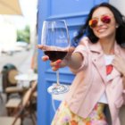 Brindar por el viaje y por los paisajes que inspiran cada copa