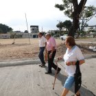 Habitantes. Algunos de los moradores de Guayacanes son adultos mayores.