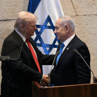 Donald Trump y Benjamin Netanyahu durante el discurso en la Knéset, tras la liberación de los rehenes.