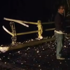 Puente en la vía Cuenca-Girón-Pasaje dañado tras explosión la madrugada del 15 de octubre.