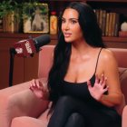 Kim Kardashan durante el episodio de Call her Daddy.