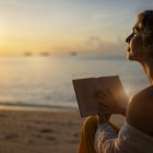 Volver a los alimentos naturales y al sol como fuentes reales de vitamina D