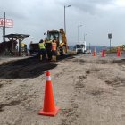 Trabajos. La rotura de una tubería causó los cortes de agua en varios sectores de Tumbaco.