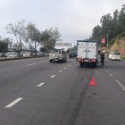 La AMT no reportó cierres viales por protestas en Quito este 16 de octubre. Los agentes controlaron el paso en la av. Simón Bolívar y detectaron un vehículo averiado.