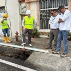 Técnicos realizaron los trabajos de limpieza de la tubería madre.