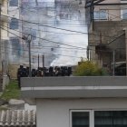 La Policía usó bombas lacrimógenas contra los manifestantes en San Miguel del Común.
