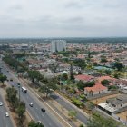 Vía a la costa es una zona que ha crecido masivamente de manera horizontal. Las edificaciones verticales son un lunar del paisaje.