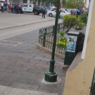 Una mochila en una de las puertas del Mercado Central causa temor.