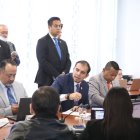 El ministro de Desarrollo Humano Harold Burbano compareció en la Comisión de Transparencia de la Asamblea Nacional