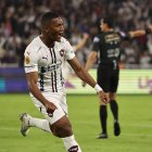 2025-10-17  Quito Ecuador .- Campeonato nacional de fútbol, Liga ECUABET 2025. Liga de Quito (LDU) vs Barcelona. Partido jugado en el estadio Rodrigo Paz Delgado. 
Fotos : API/ Patricio Terán