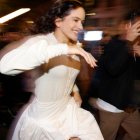 La artista Rosalía a su llegada a Callao en una aparición sorpresa para presentar su cuarto álbum, este lunes en Madrid.