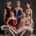 El talento ecuatoriano viaja con destino a París, Francia para la Youth America Grand Prix.