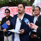 Germán Atocha Hidalgo, presidente de la Asociación de Empleados del Municipio de Zapotillo, denuncia los cuatro meses de atraso en el pago de sueldos y exige al Gobierno Nacional soluciones inmediatas.